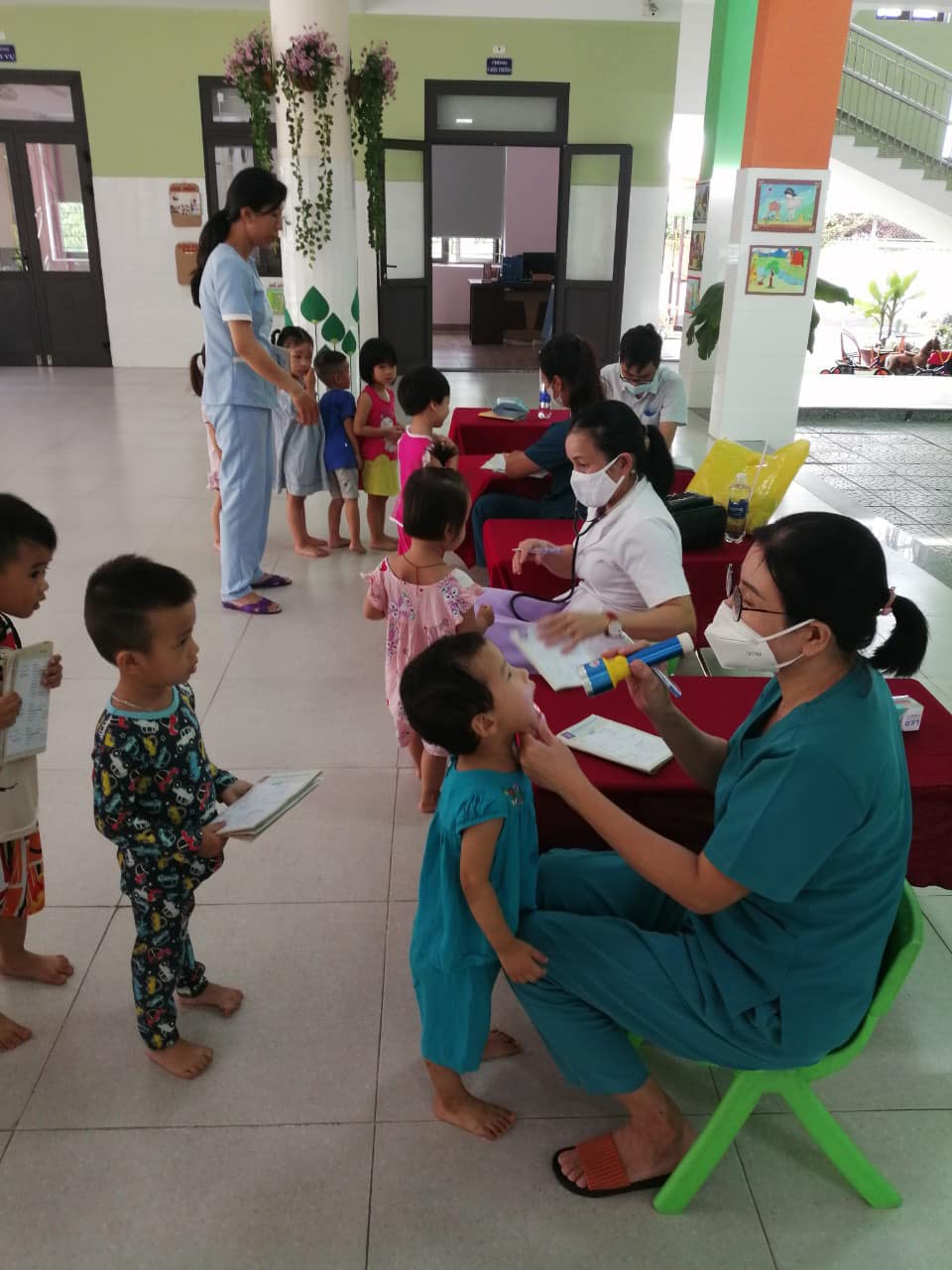 Trường Mầm non Hoàng Yến tổ chức chương trình khám sức khoẻ định kỳ