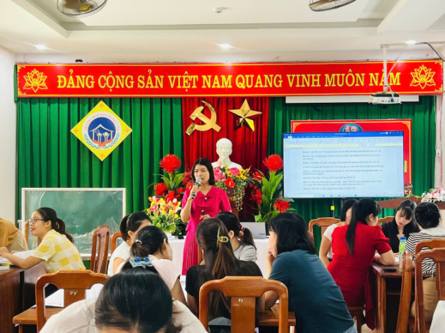 Trường mầm non Hoàng Yến đã tổ chức tập huấn nâng cao năng lực chuyên môn cho đội ngũ giáo viên